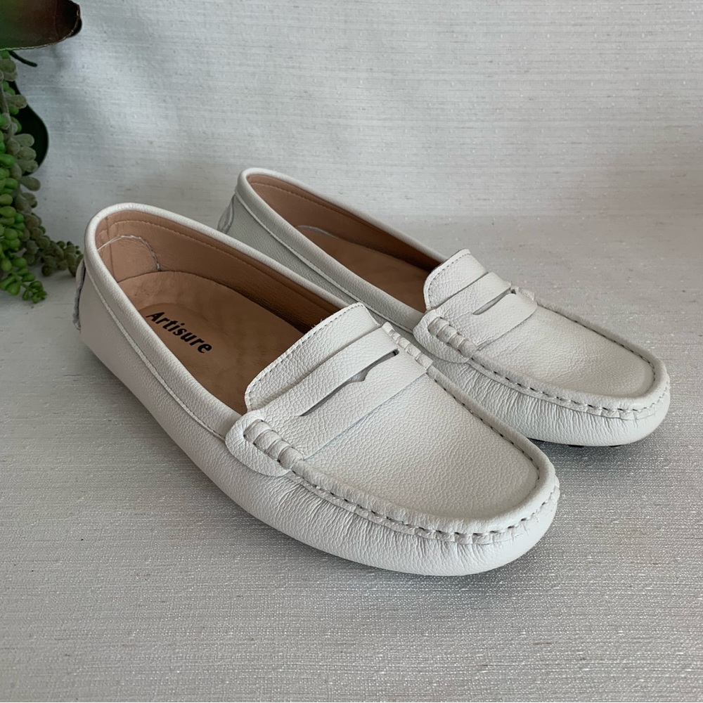 Artisure White Genuine Leather Penny Loafers Woman’s 9.5